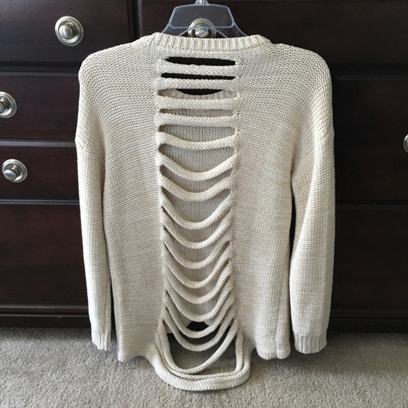 Kaitlyn Bristowe Sweater from The Bachelorette - Picture 4 of 6